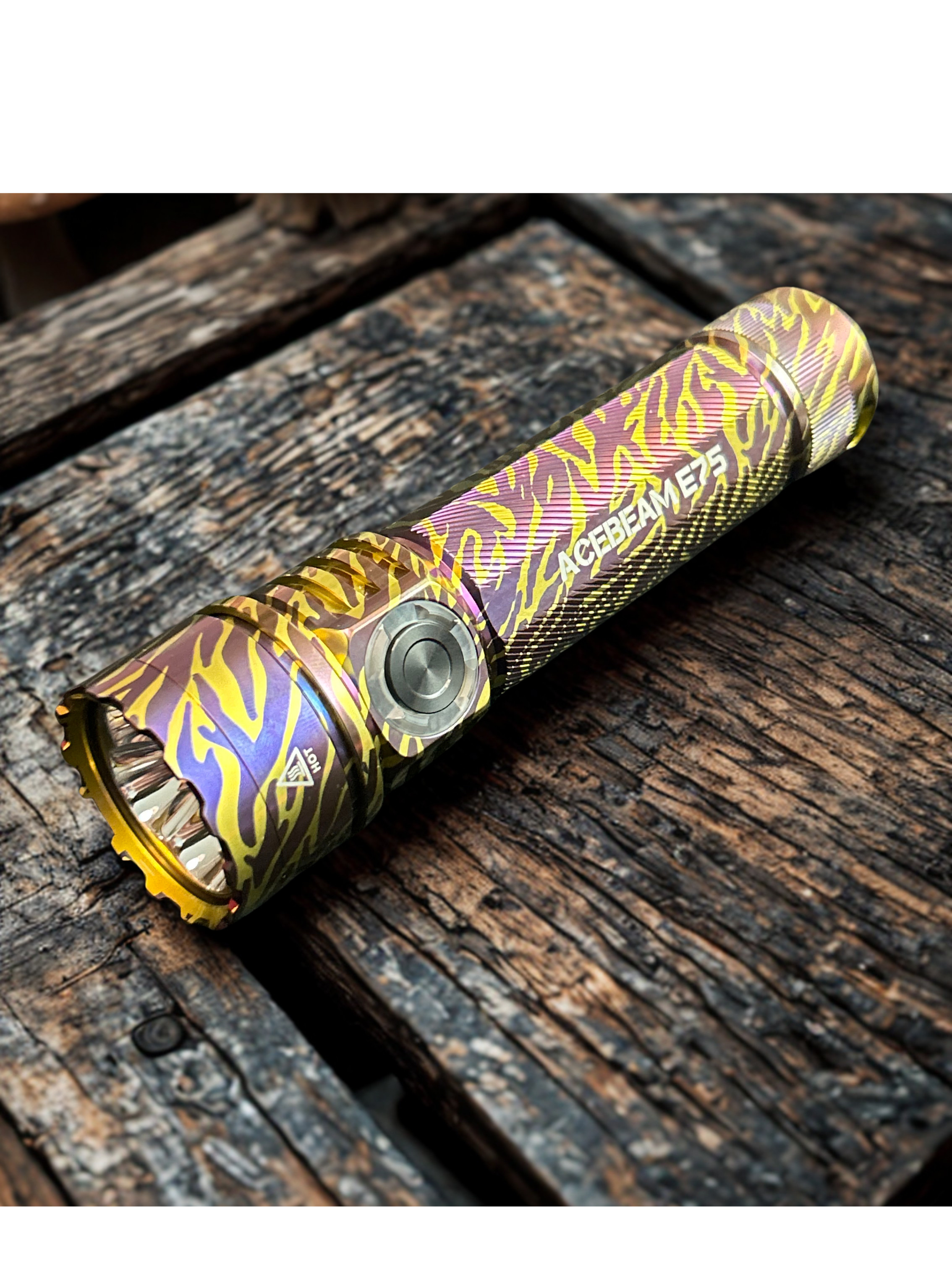 Acebeam E75 High performance Quad Core EDC Flashlight Rainbow Titaniu acebeam-e75-high-performance-quad-core-edc-flashlight-rainbow-titaniu