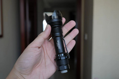 Manker Striker Black Flashlight + USB Type-C Rechargeable 18650 Battery 2300 Lumens