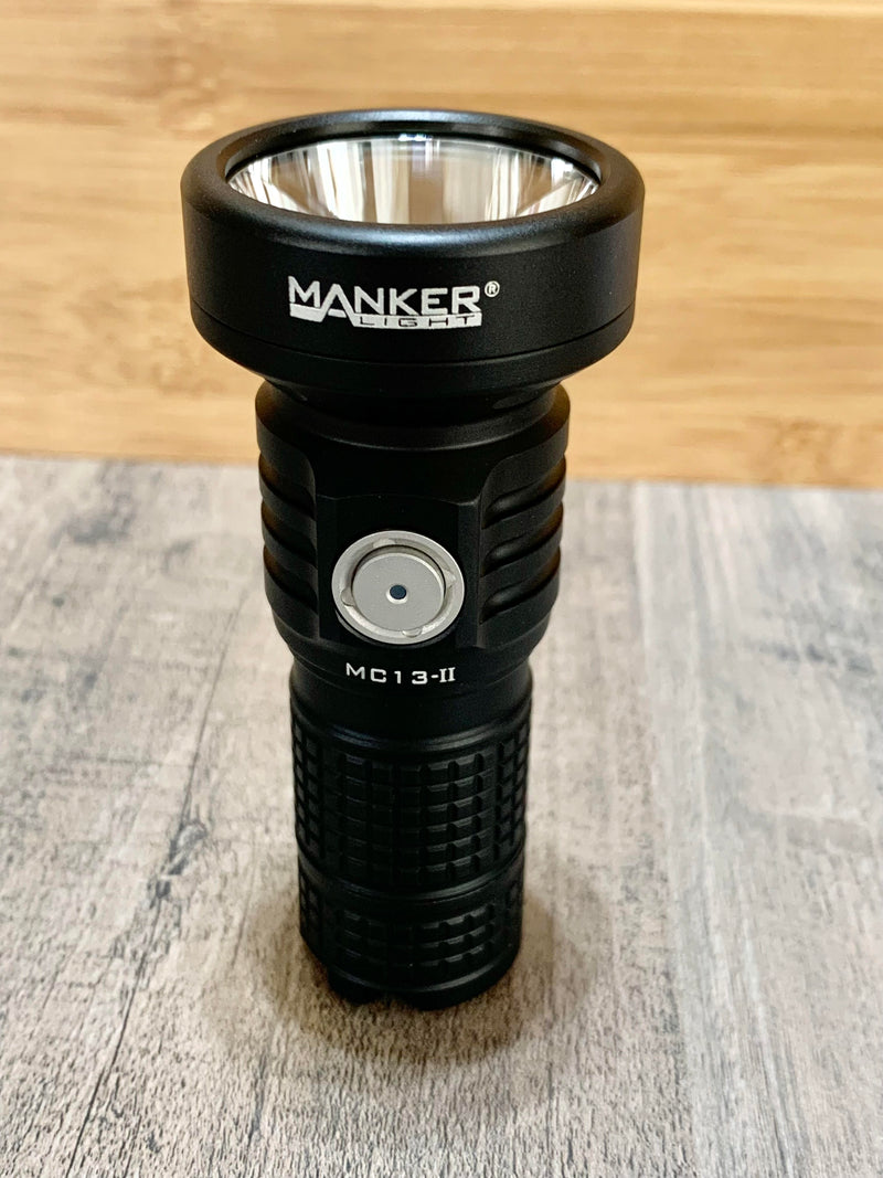 Manker MC13 II SFT40 LED 2000 Lumens with Battery (Black & Sand)